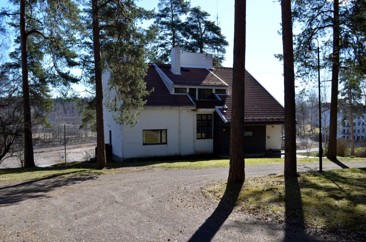 Alvar Aallon suunnittelema yli-insinöörin asunnoksi rakennettu Mäntylä Tehtaanmäellä Inkeroisissa.