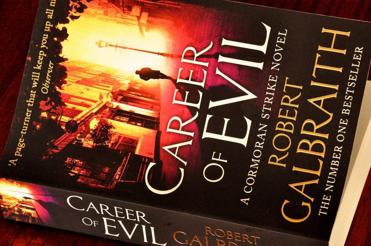Career of Evil -kirjan kansi