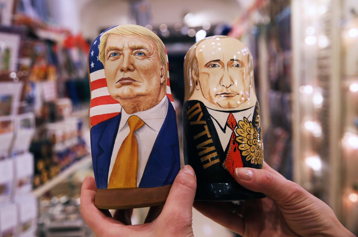 Trumpia ja Putinia esittävät maatuskanuket.