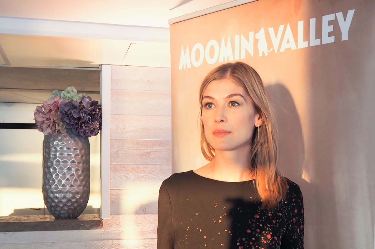 Rosamund Pike
