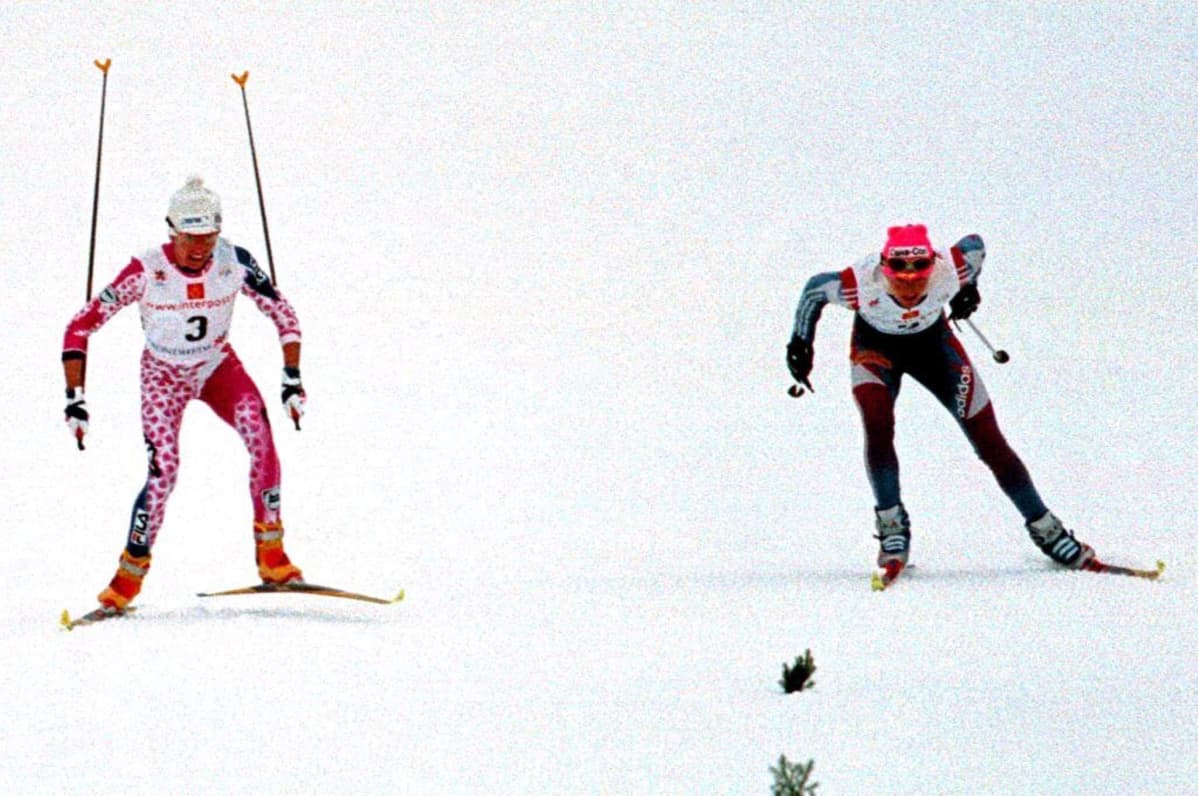 Stefania Belmondo ja Jelena Välbe kävivät ikimuistoisen kaksinkamppailun vuoden 1997 Trondheimin MM-kisojen takaa-ajossa.