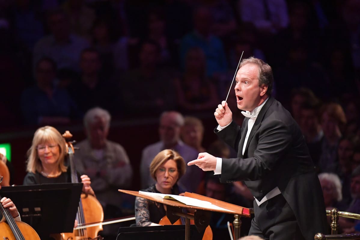 Sakari Oramo johti BBC:n sinfoniaorkesteria Proms 2016 -festivaalin ensimmäisenä iltana Lpntoossa 16. heinäkuuta.