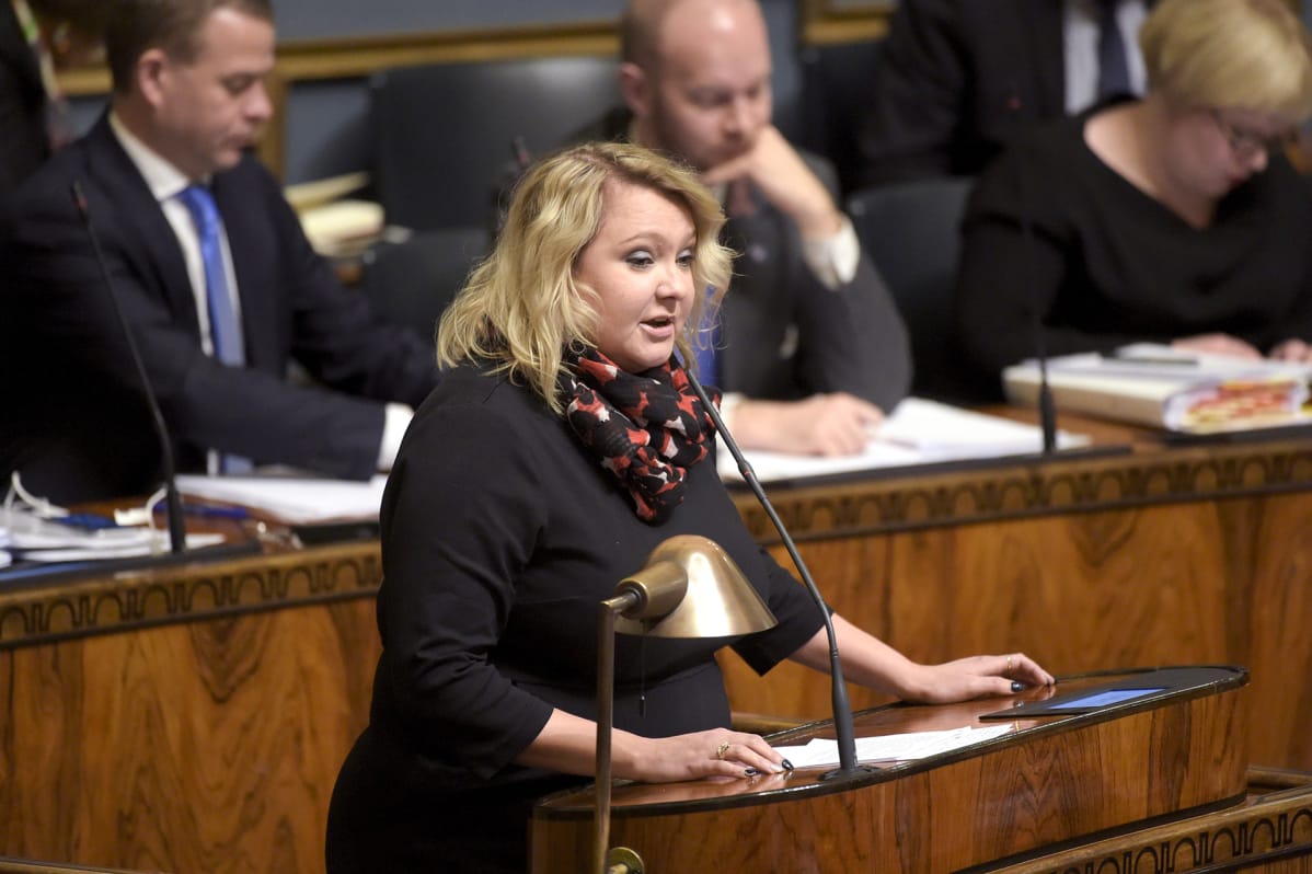 SDP:n kansanedustaja Suna Kymäläinen eduskunnan täysistunnossa 7. joulukuuta
