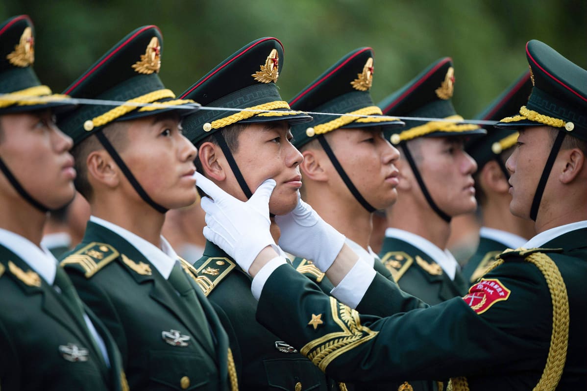 Kiinan kunniavartiosto valmistautuu vastaanottamaan Norjan kuningas Haraldia 16. lokakuuta