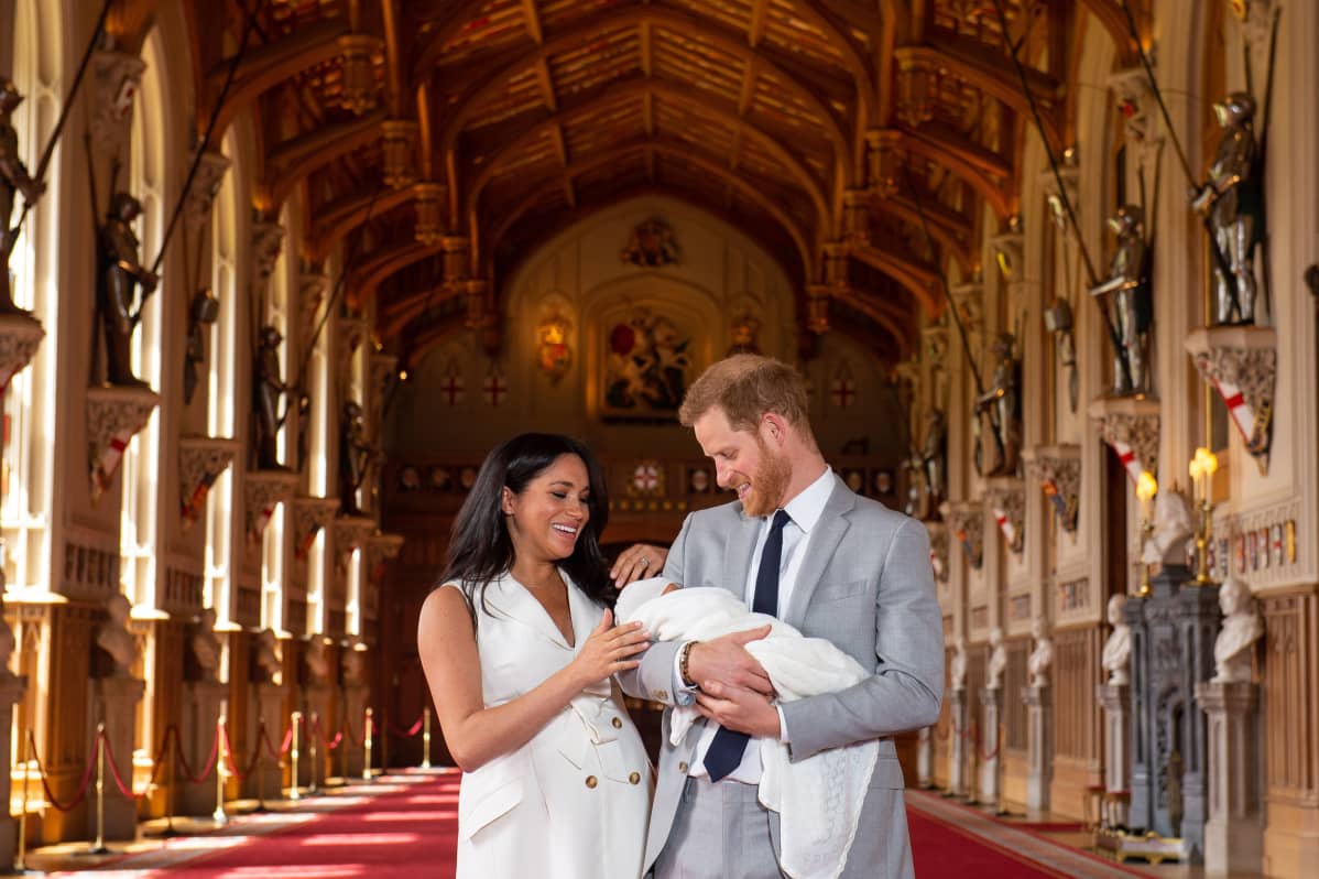 Prinssi Harry, herttuatar Meghan ja poikavauva.