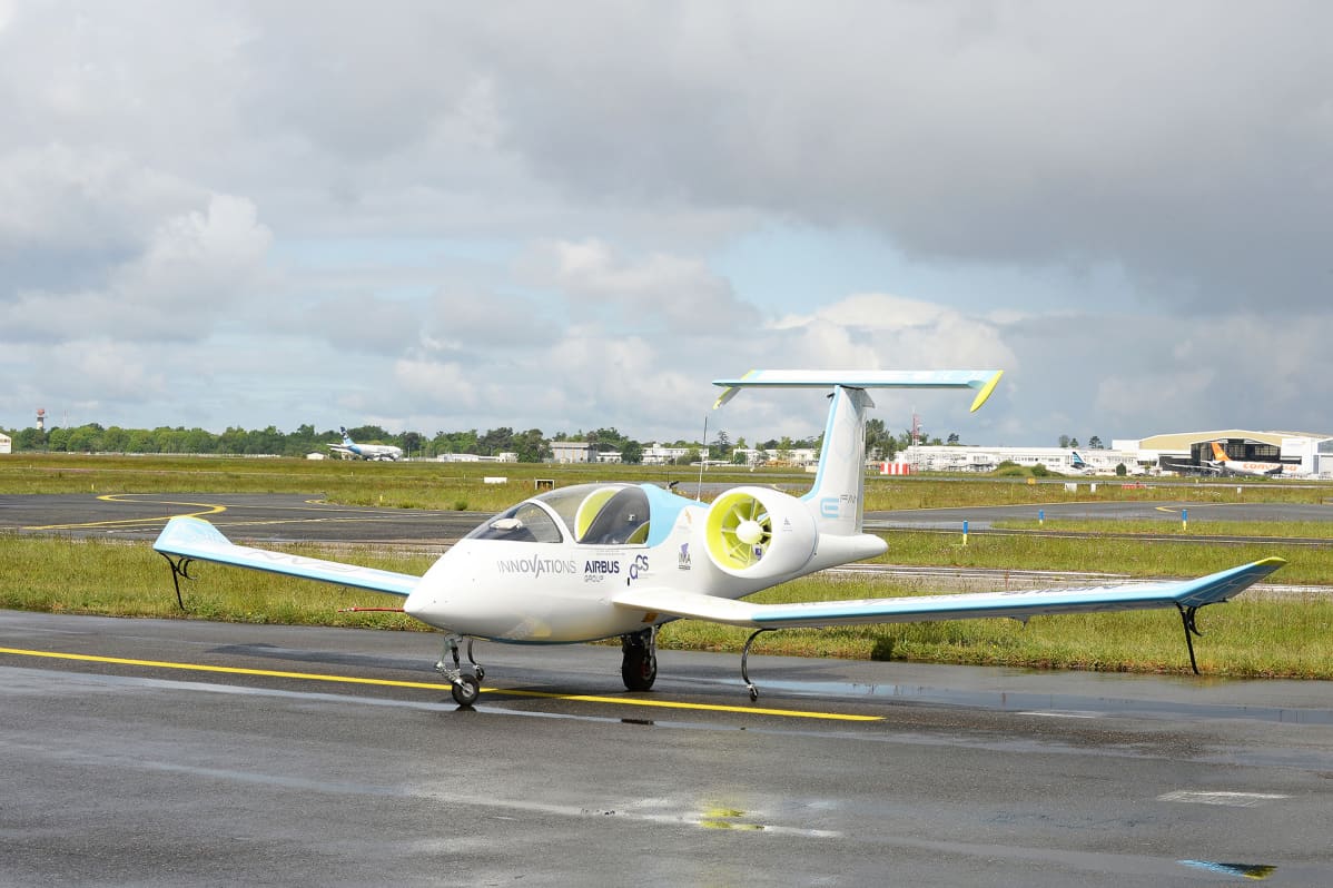 Airbusin E-Fan sähkölentokoneen prototyyppi esiteltiin Merignacissa Ranskassa huhtikuussa 2014.