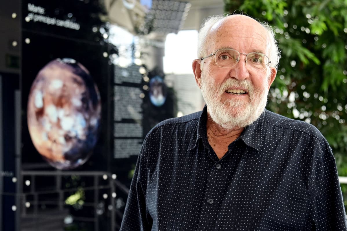 Astrofyysikko Michel Mayor, joka löysi ensimmäisen eksoplaneetan yhdessä Didier Quelozin kanssa.