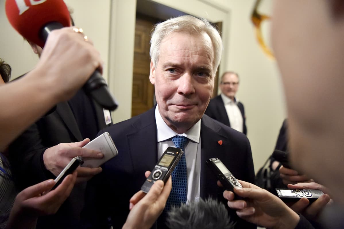 SDP:n puheenjohtaja, pääministeri Antti Rinne vastasi median kysymyksiin SDP:n eduskuntaryhmän kokouksen jälkeen eduskunnassa Helsingissä torstaina 5. joulukuuta.