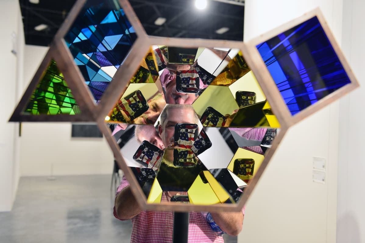 Tanskalais-islantilainen Olafur Eliasson " Olafur Eliasson "Your Vanishing"
Art Basel -tapahtumassa
06.12.2019