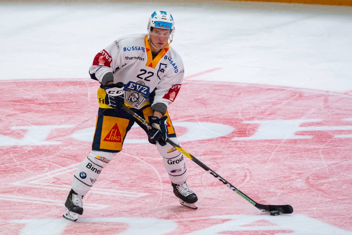 Santeri Alatalo on EV Zugin runkopuolustaja