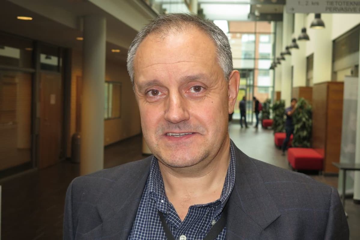 Professori Atanas Gotchev Signaalikäsittelyn laitoksella Tampereen Teknillisellä Yliopistolla.