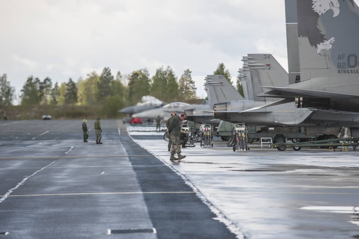 f-15 lentokoneita Karjalan lennoston hävittäjälentoharjoituksessa.