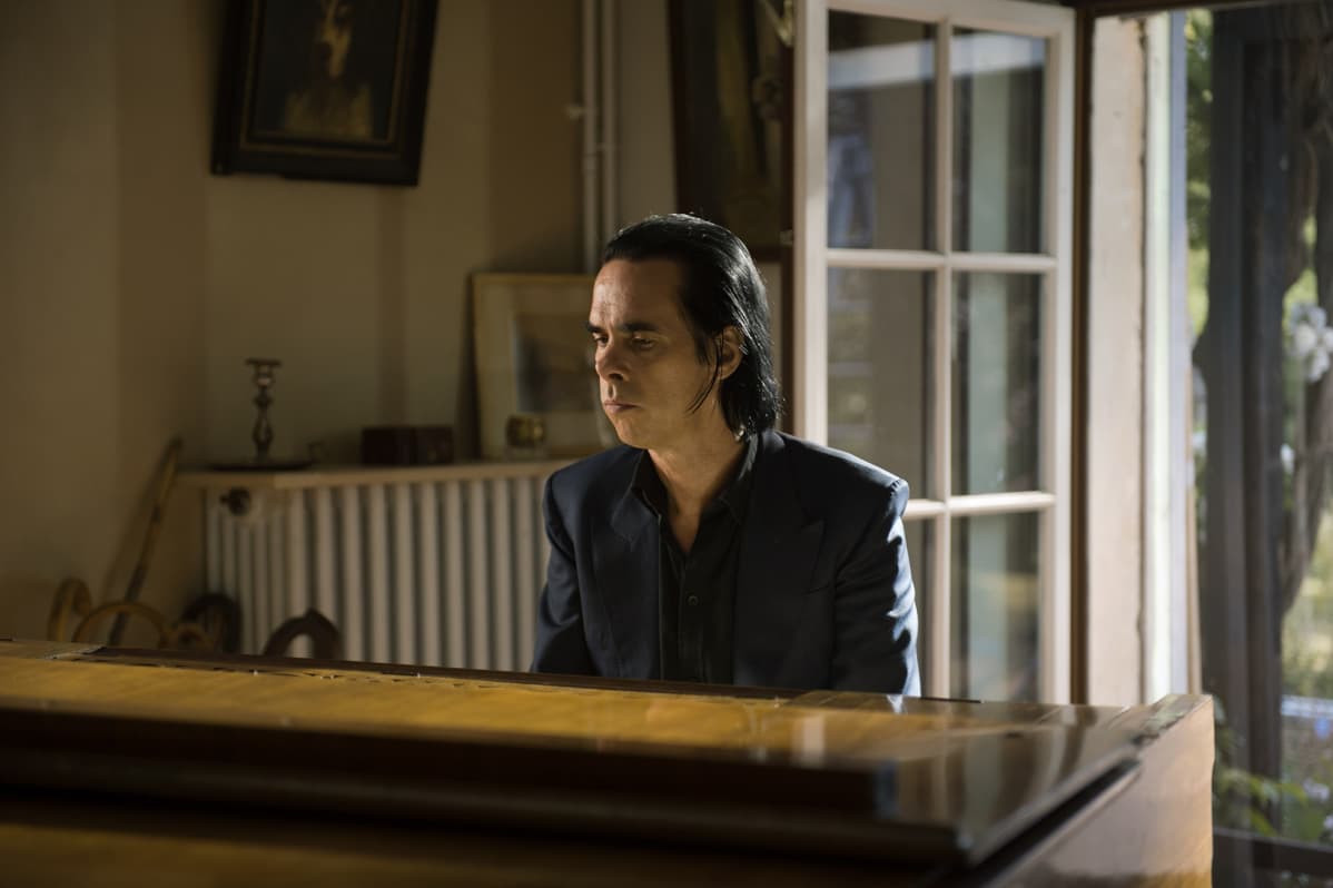 The Beautiful Days of Aranjuez elokuvassa esiintyvä muusikko Nick Cave.