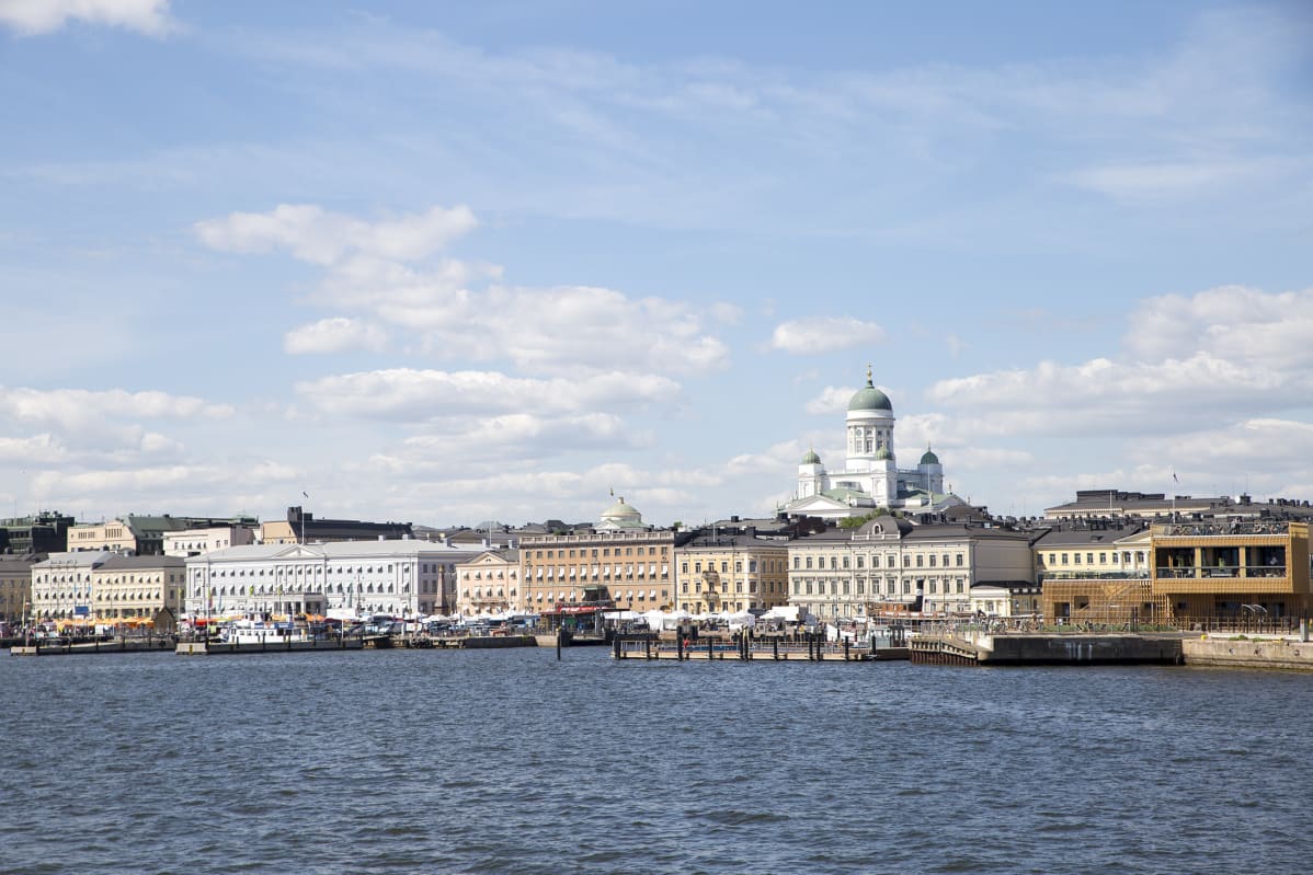 Helsinki Suomenlinnan lautalta kuvattuna.