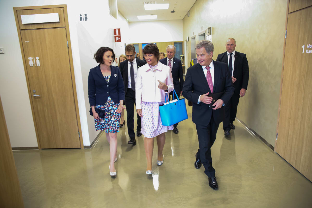 Jenni Haukio, Anne Berner sekä Sauli Niinistö Uuden lastensairaalan avajaisissa.