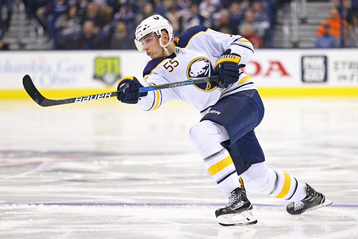 Rasmus Ristolainen laukoo