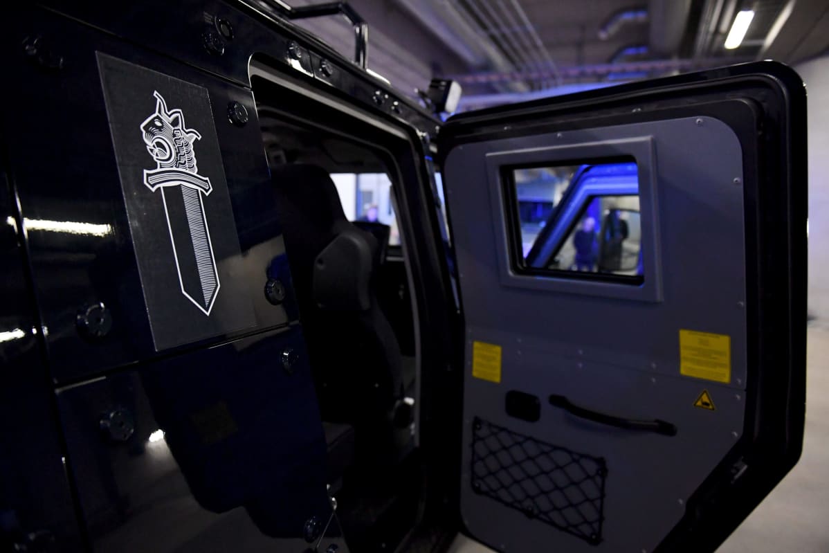 Poliisin käyttöön hankittuja panssaroituja ajoneuvoja esiteltiin Helsingin poliisilaitoksen tiloissa 18. joulukuuta 2018.