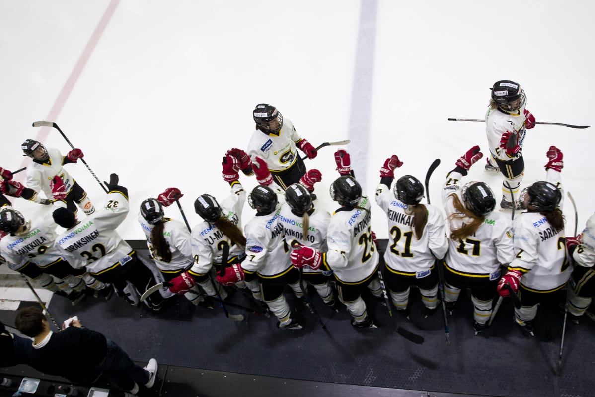 HULANMÄKI Jasmin #24, TARKKI Saija #20, RAHUNEN Isa #5, Kärpät