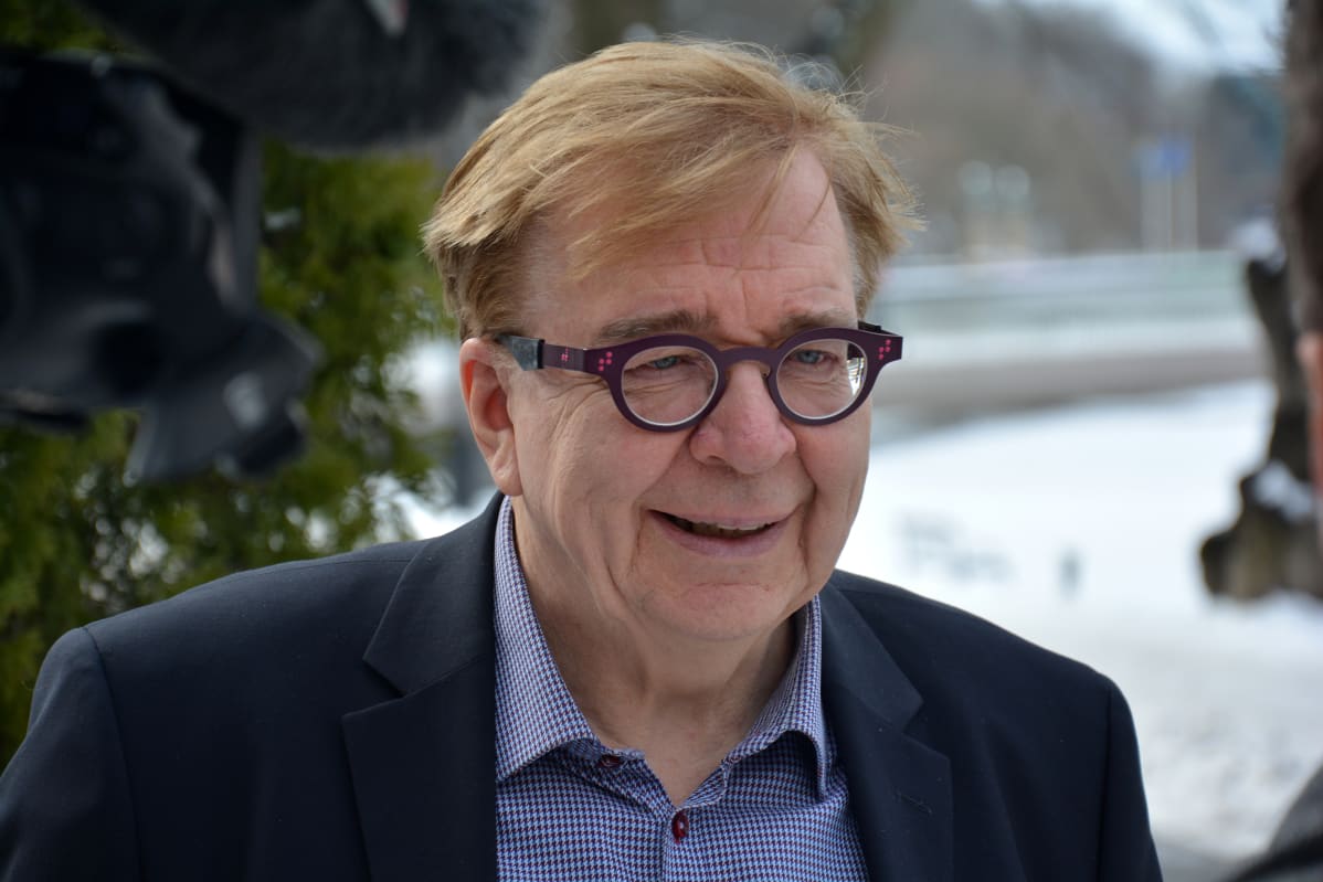 Peltojen kipsikäsittely on tehokas tapa hillitä fosforivalumia, sanoo professori Markku Ollikainen Helsingin yliopistosta.