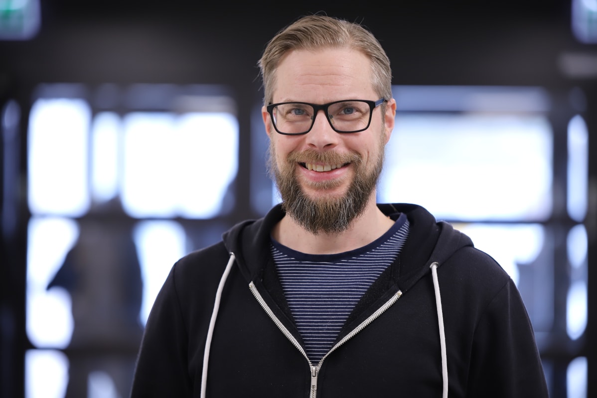 Länsi-Porin yläkoulun oppilaanohjaaja Antti Jokinen-Aimee.