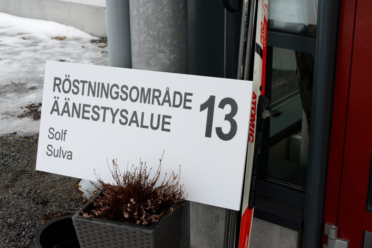 Sulvan äänestyspaikan kyltti