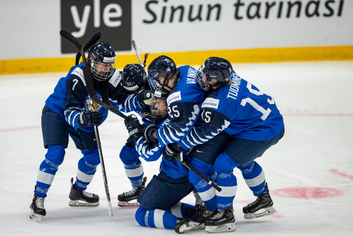 Nelli Laitinen, Elisa Holopainen, Minnamari Tuominen