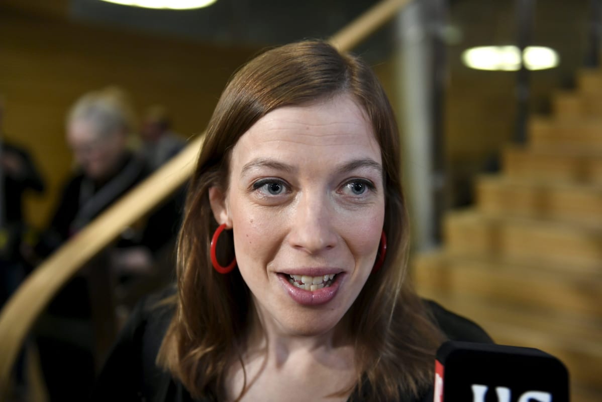 Vasemmistoliiton puheenjohtaja Li Andersson eduskuntavaalien median tulosillassa.