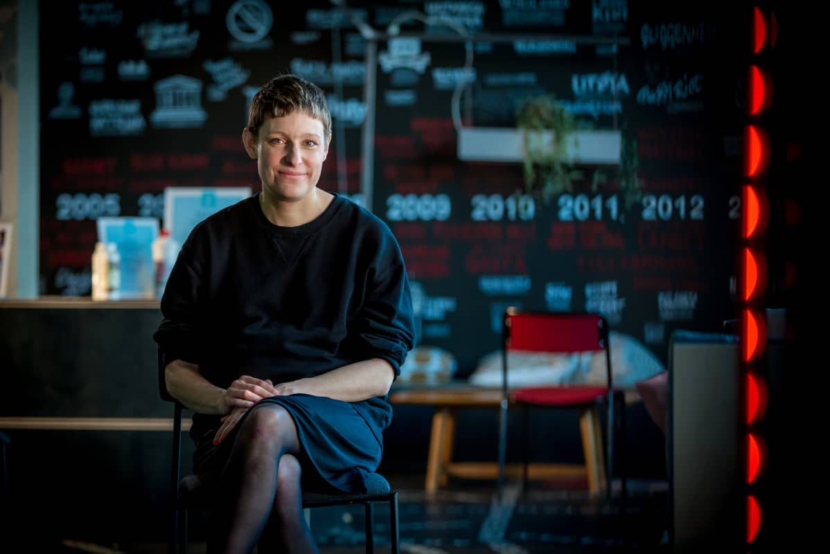Anni Klein ohjasi helsinkiläiseen teatteri Viirukseen Den Andra Naturen näytelmän.