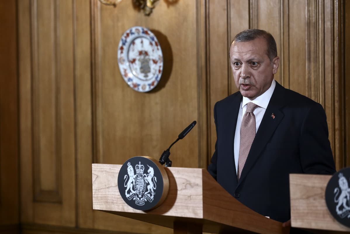 Turkin presidentti Recep Tayyip Erdogan lehdistötilaisuudessa