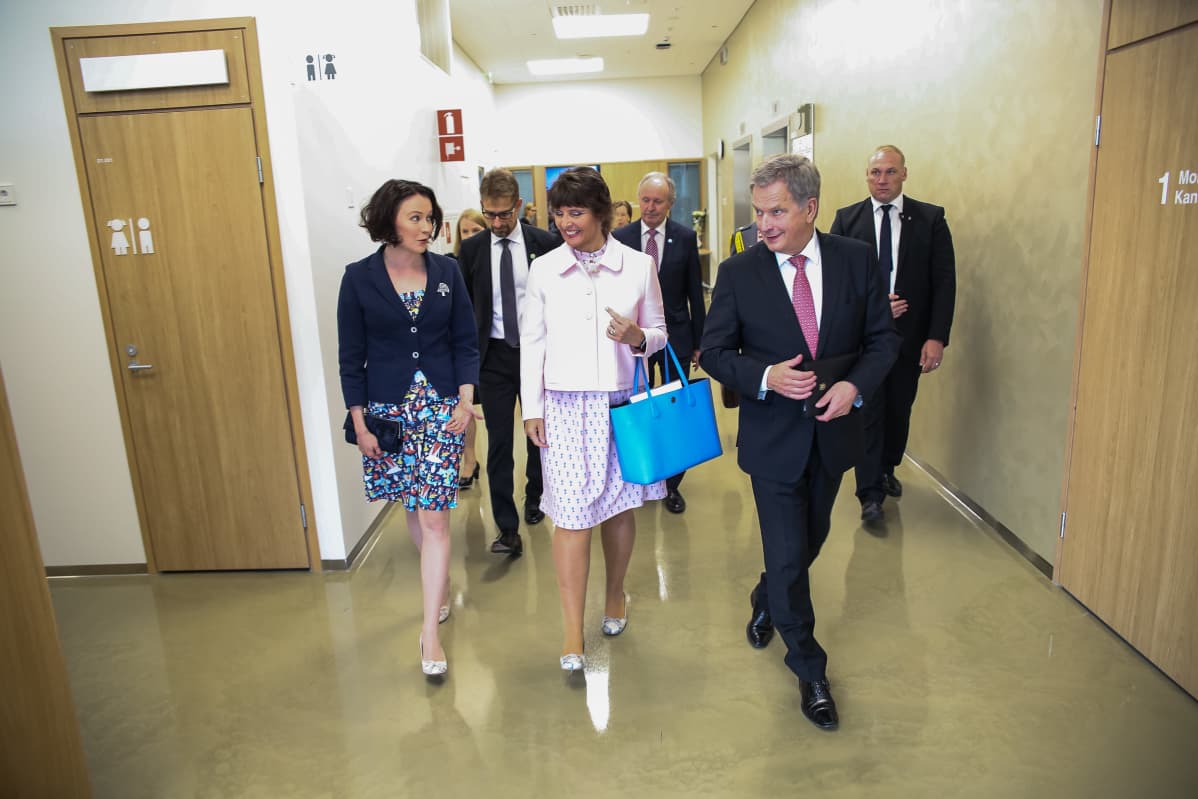 Jenni Haukio, Anne Berner sekä Sauli Niinistö Uuden lastensairaalan avajaisissa.