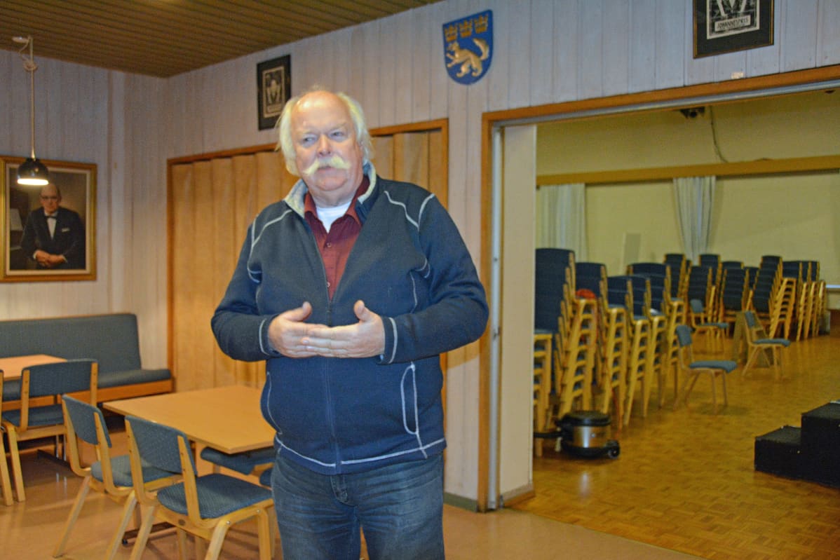 Anders Fredriksson Jungsborgin aulassa.
