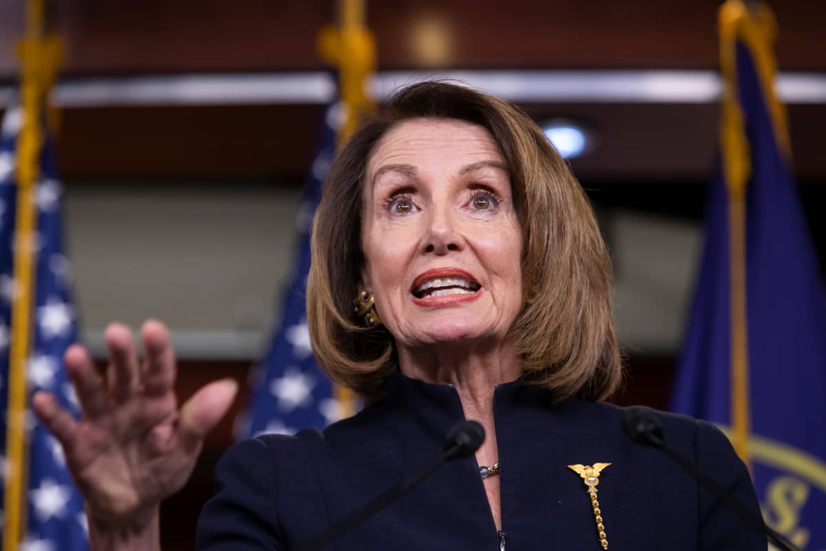 Senaatin puhemies Nancy Pelosi puhui lehdistölle kongressissa torstaina 14.2.2019.