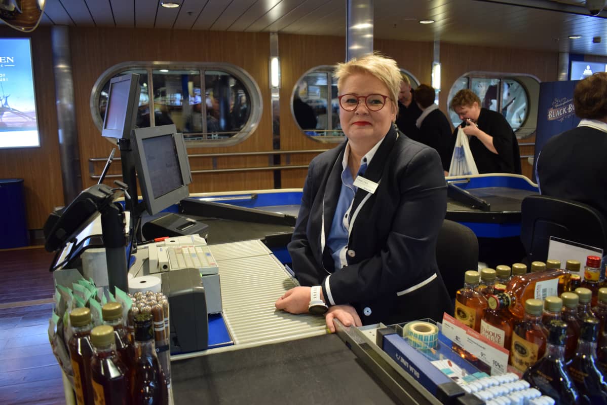 Tax Freen myyjä Tiina Salminen