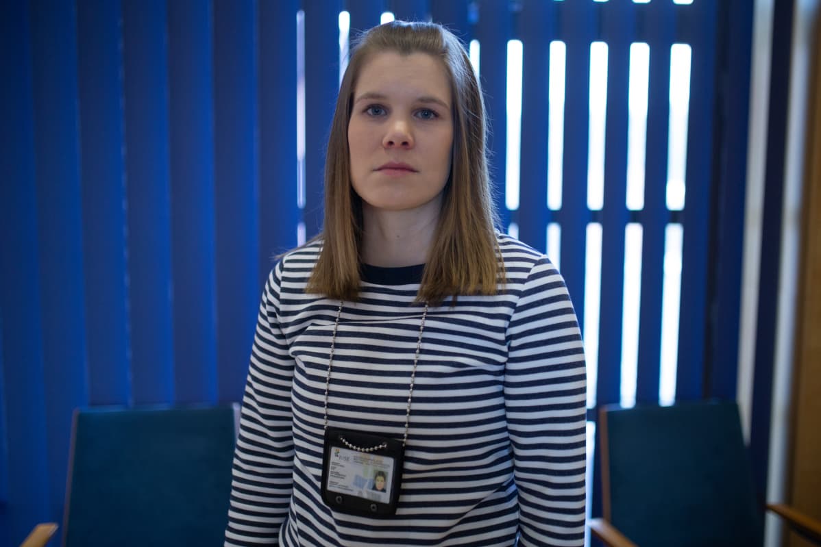 Risen radikalisaatiota tarkkailevaan ryhmään on haalittu erilaista kokemusta vankien kanssa toimimisesta. Annika Finnberg on työskennellyt 12 vuotta vartijana, yhdtskuntaseuraamustoimistoissa, sekä Risen arviointikeskuksessa, jossa tehdään vankien riskiarviointi.