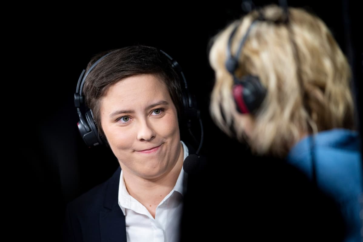 Suomen alle 18-vuotiaiden tyttöjen maajoukkueen päävalmentaja ja Yle Urheilun asiantuntija Mira Kuisma.