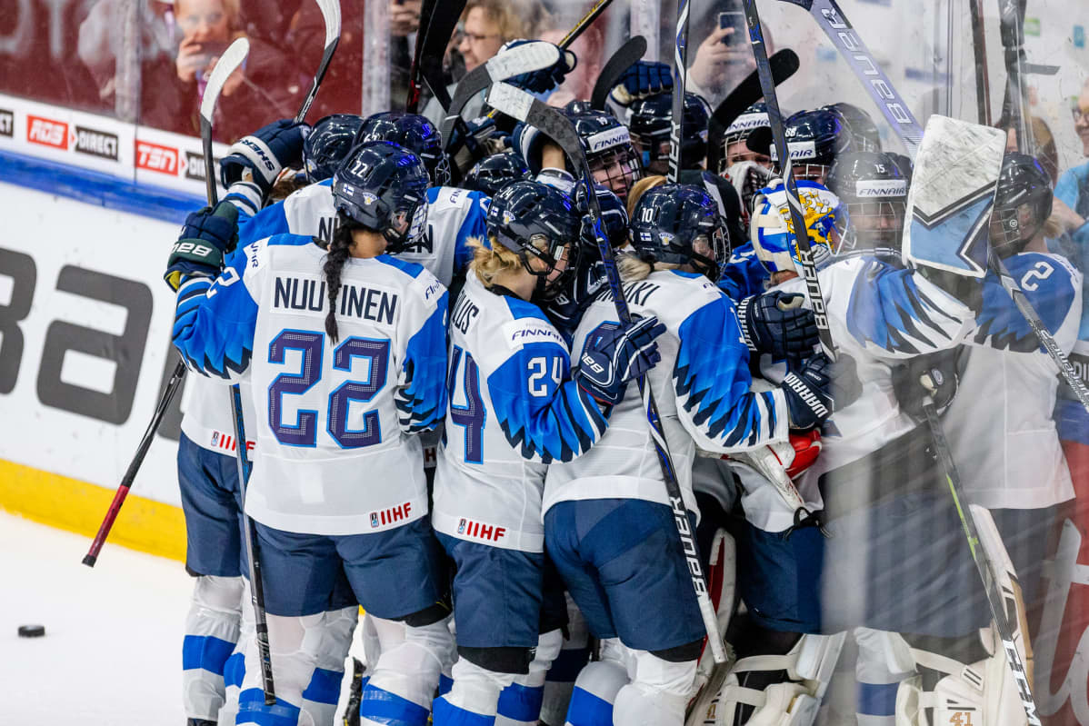 Naisleijonat juhlii