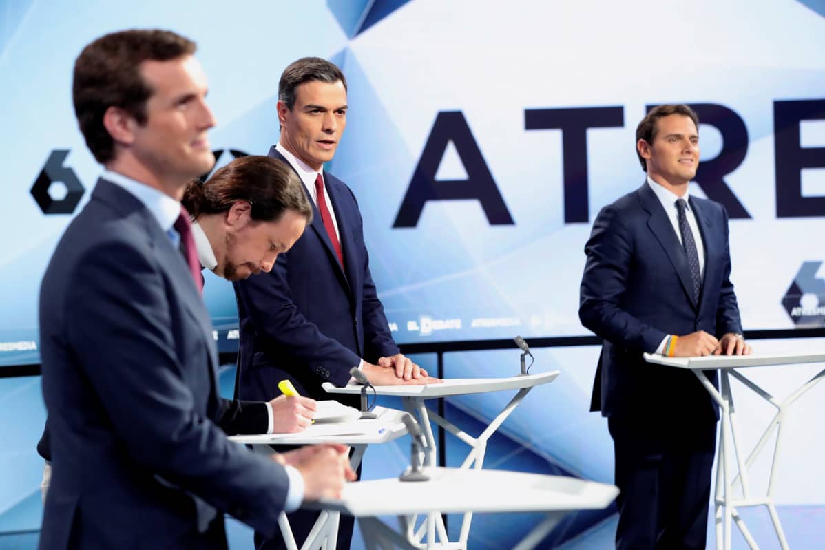 Partido Popularen Pablo Casado (vas.), Podemosin Pablo Iglesias, PSOE:n puheenjohtaja ja pääministeri Pedro Sanchez sekä Ciudadanos-puolueen johtaja Alberto Rivera ottivat alkuviikosta yhteen eutanasiasta.