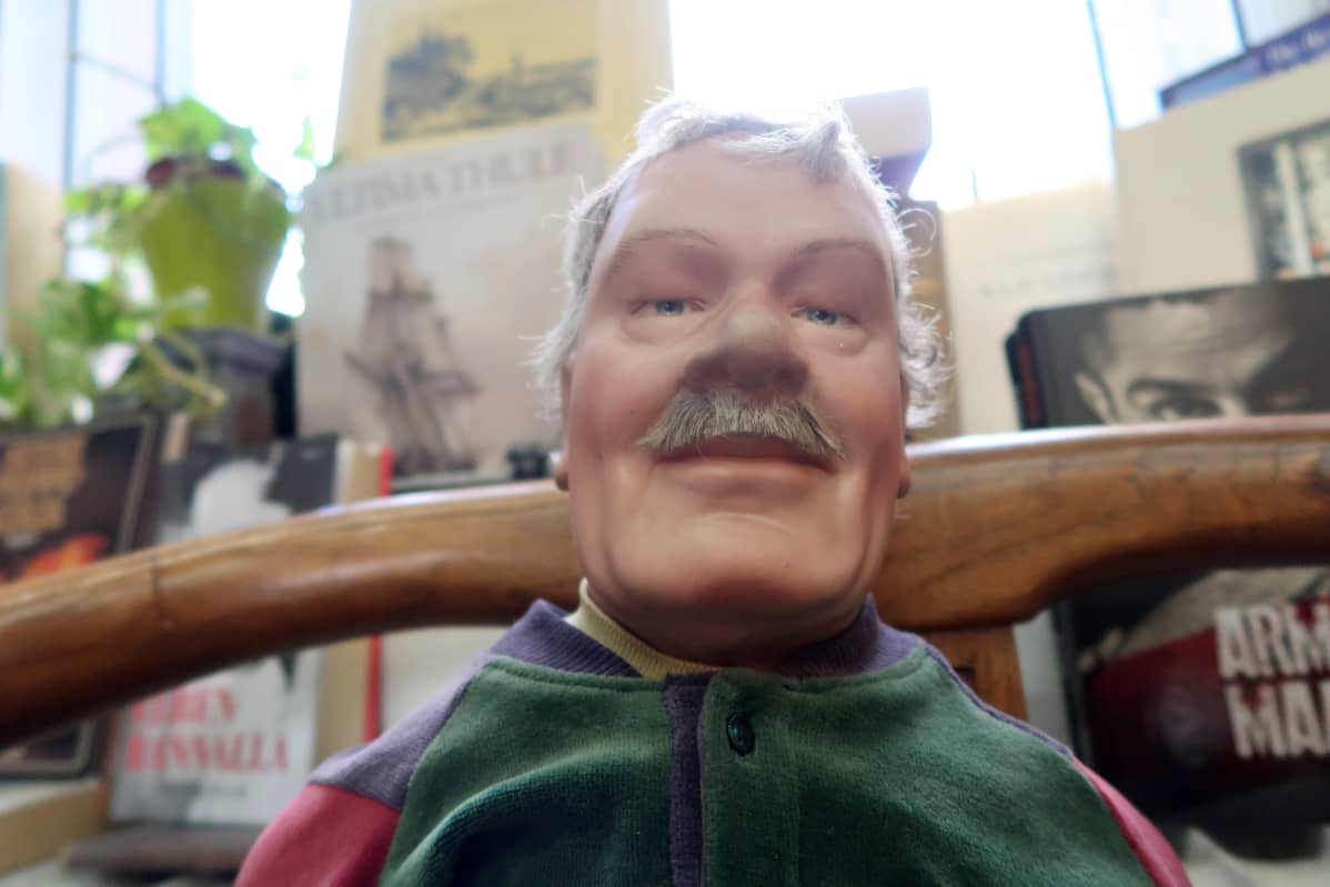 Selfiekuva Lassesta.
