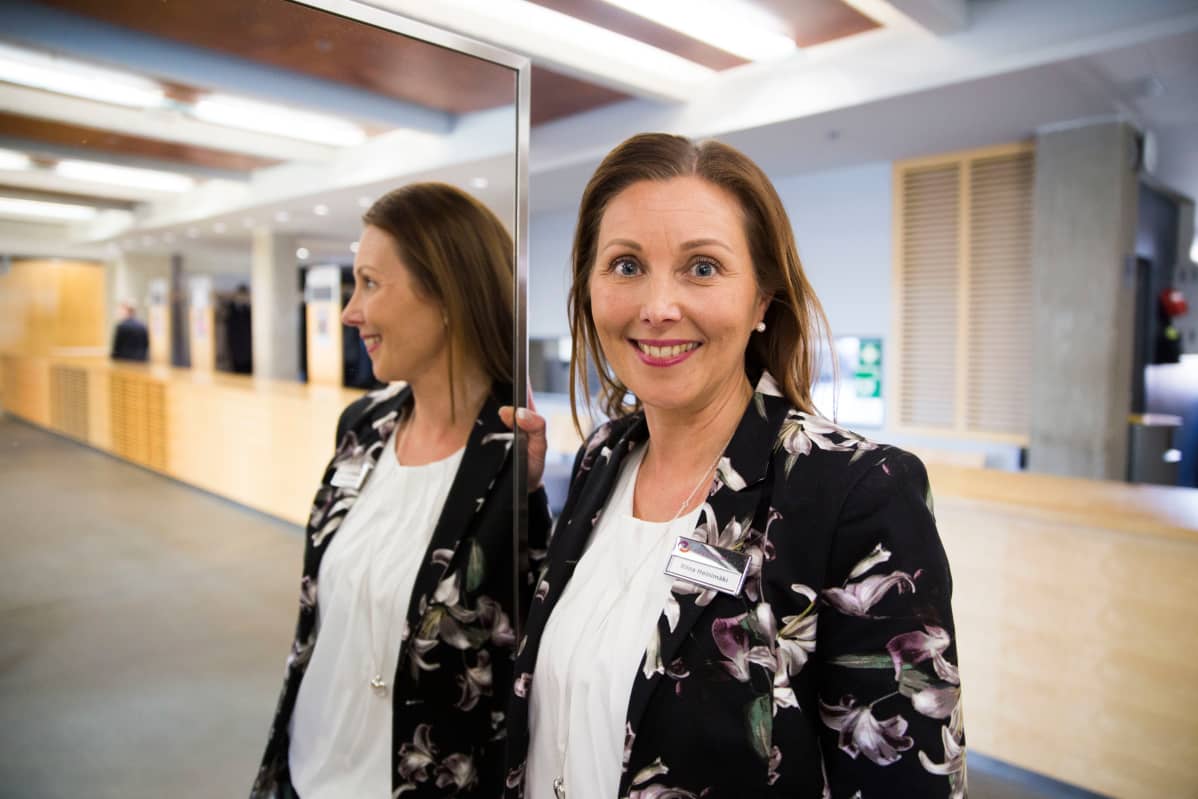 Riitta Heinimäen mielestä sähkön vähittäismarkkinoiden kilpailu toimii hyvin Suomessa.