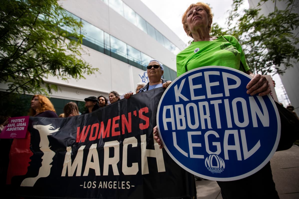Mielenosoitus Hollywoodissa aborttioikeuden puolesta
