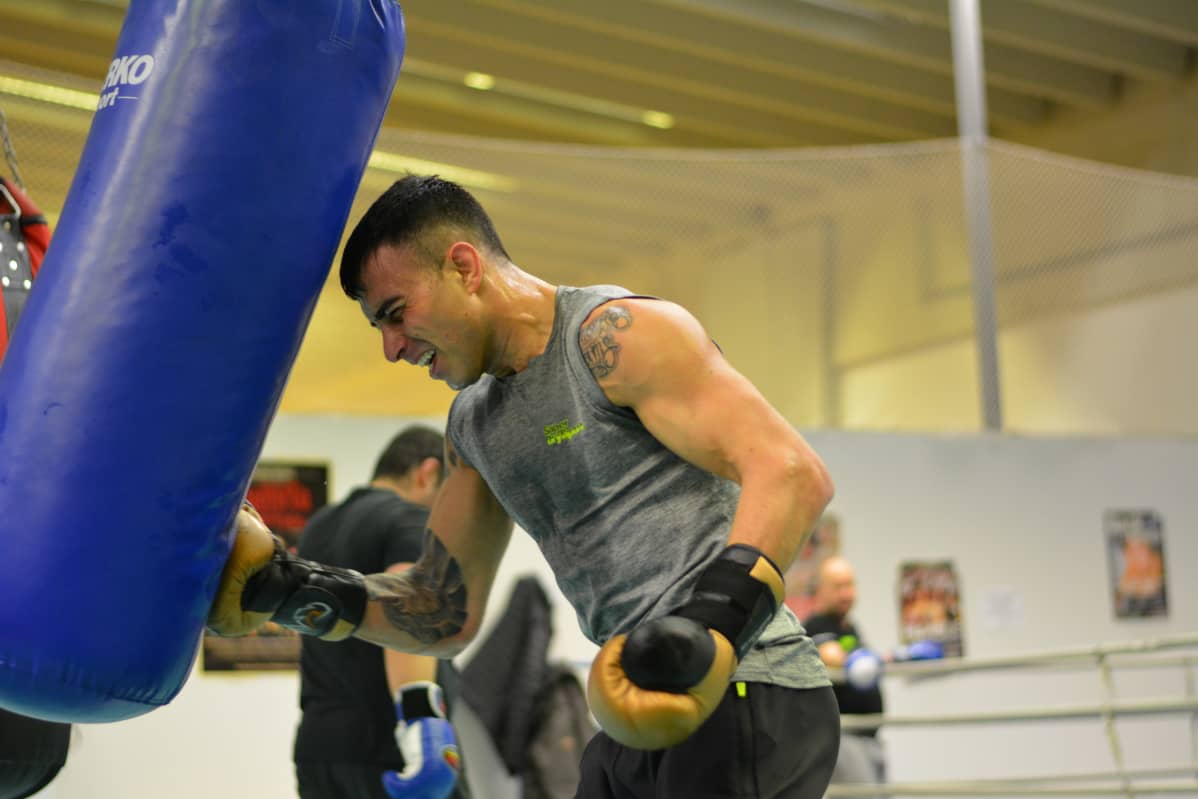 Makwan Amirkhani on viime kesästä lähtien keskittynyt heikoimman osa-alueensa eli nyrkkeilyn parantamiseen.