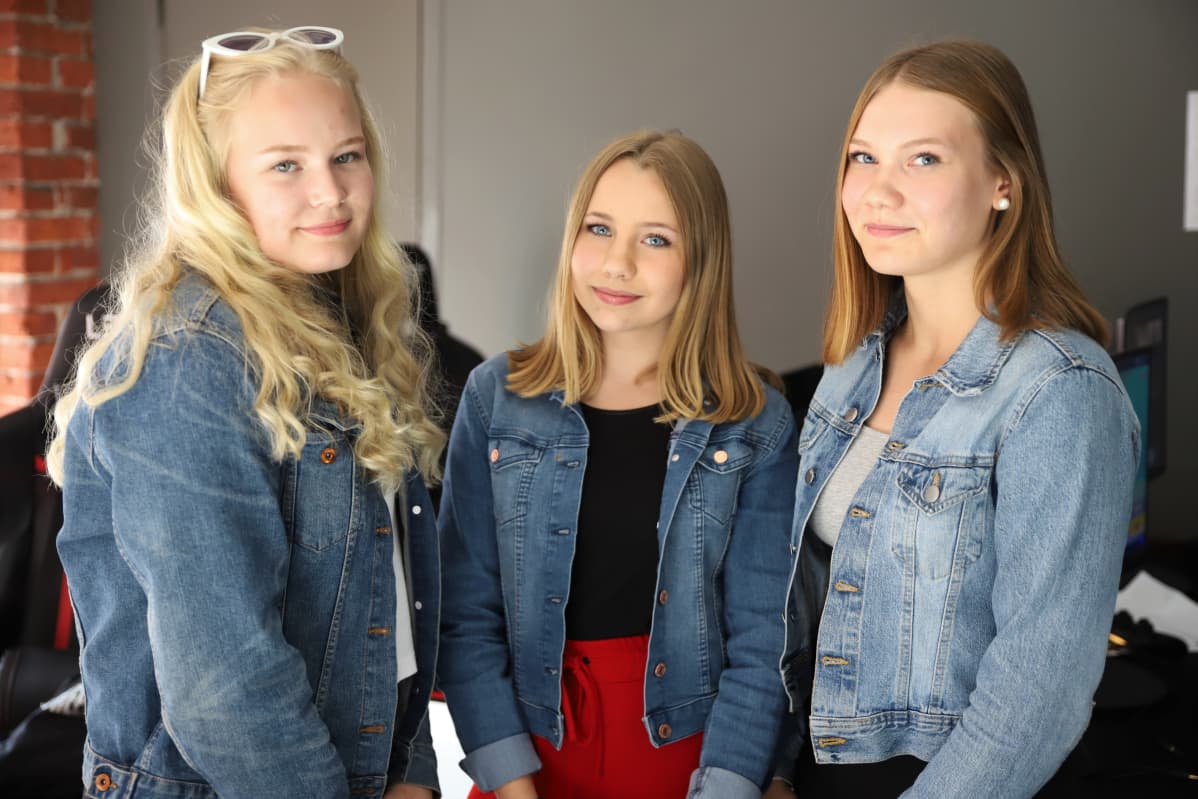 Henna Tuviala, Eveliina Ylätalo ja Anniina Sorvali.