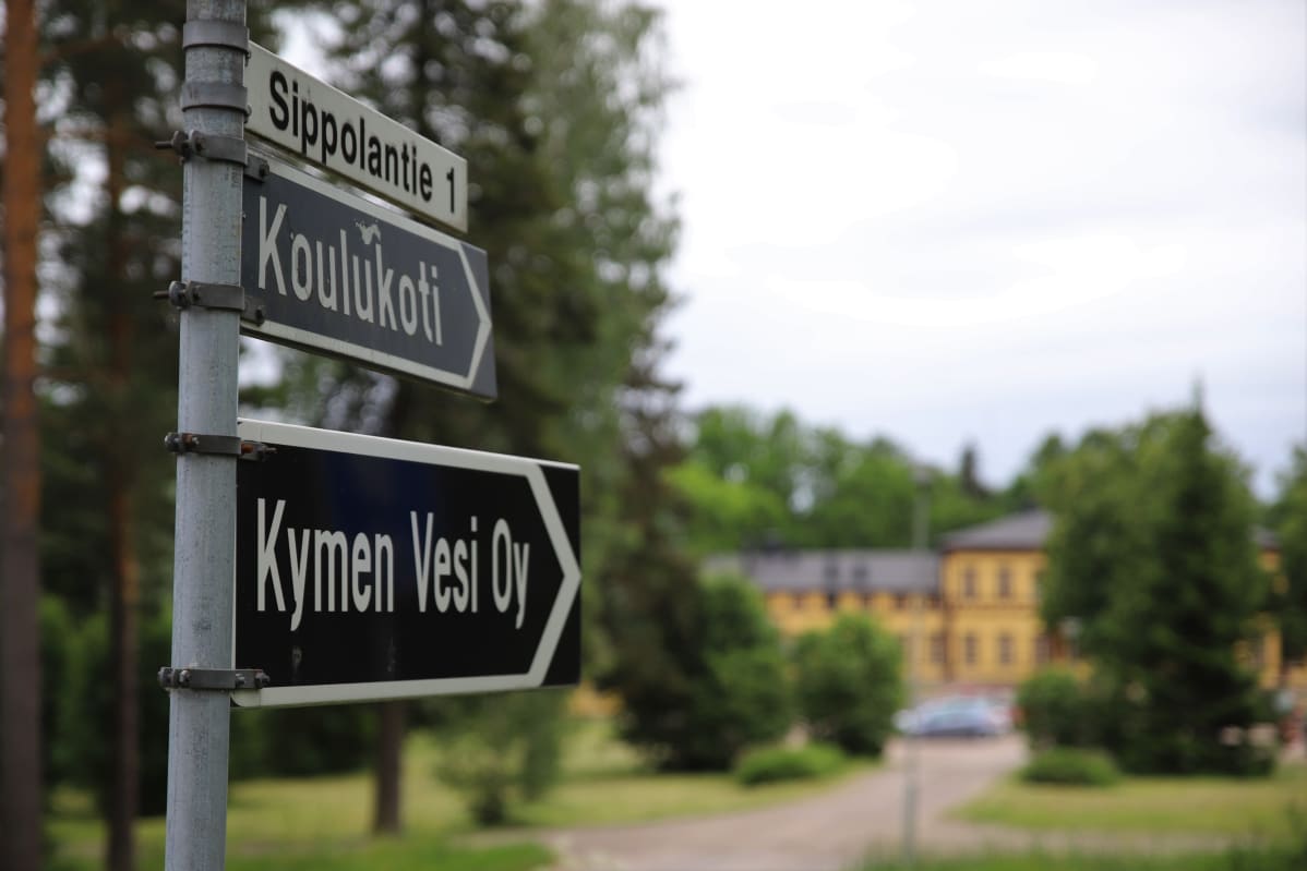 Sippolan koulukotiin osoittava kyltti.