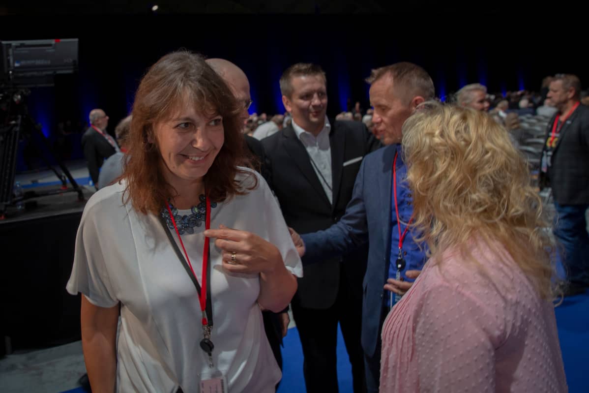 Riikka Slunga-Poutsalo perussuomalaisten puoluekokouksessa Tampereella