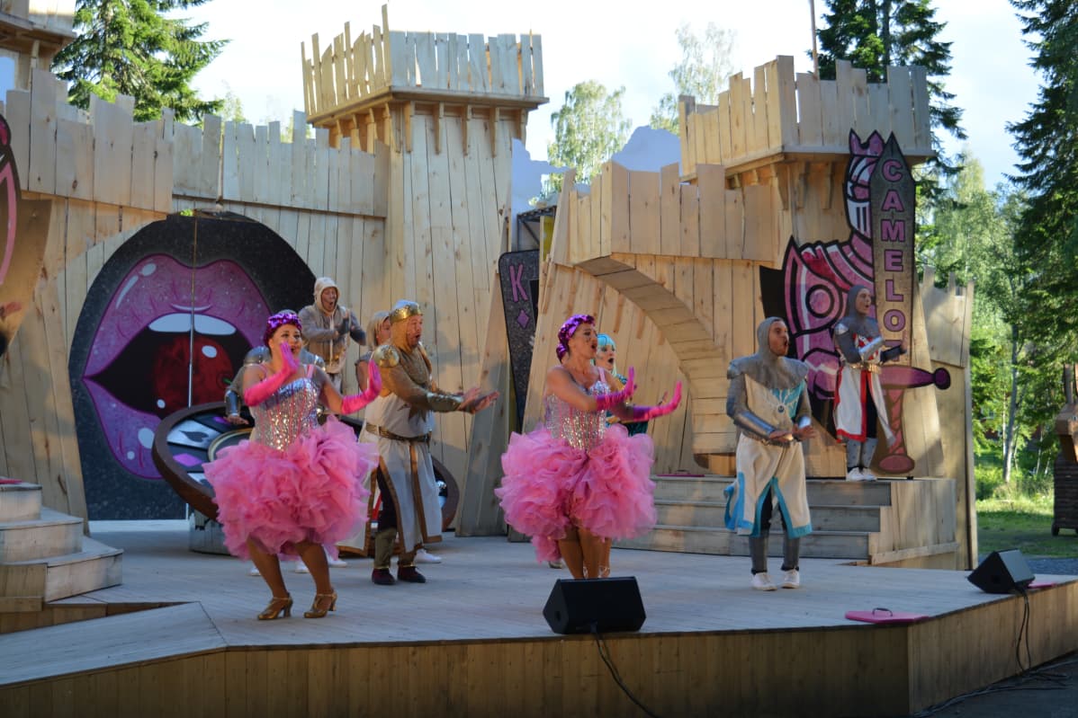 Spamalot Törnävän kesäteatteri Seinäjoen kaupunginteatteri