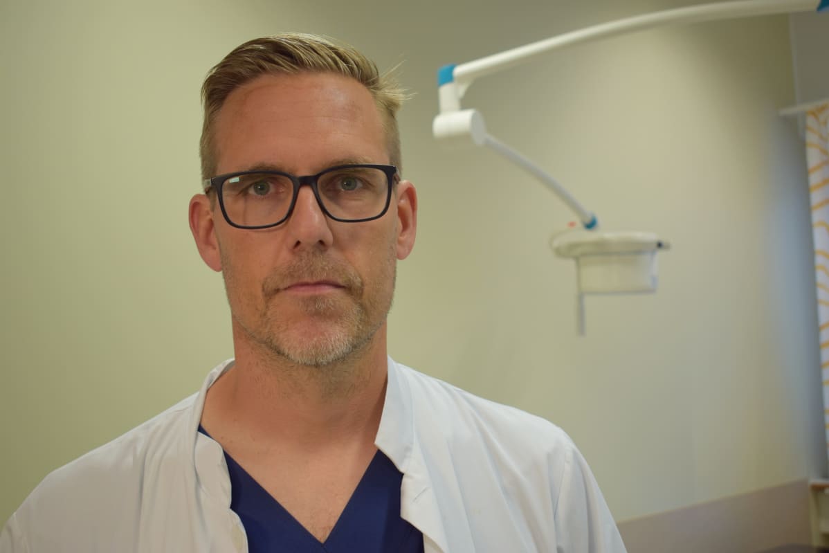 Tyksissä työskentelevä urologi Peter Boström