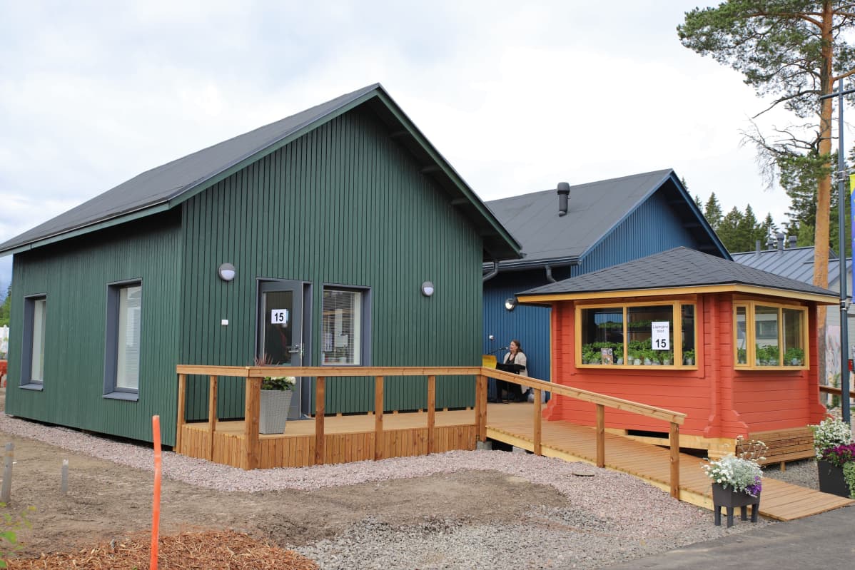 Vanhuksille tarkoitetut Lapinjärvi-talot.