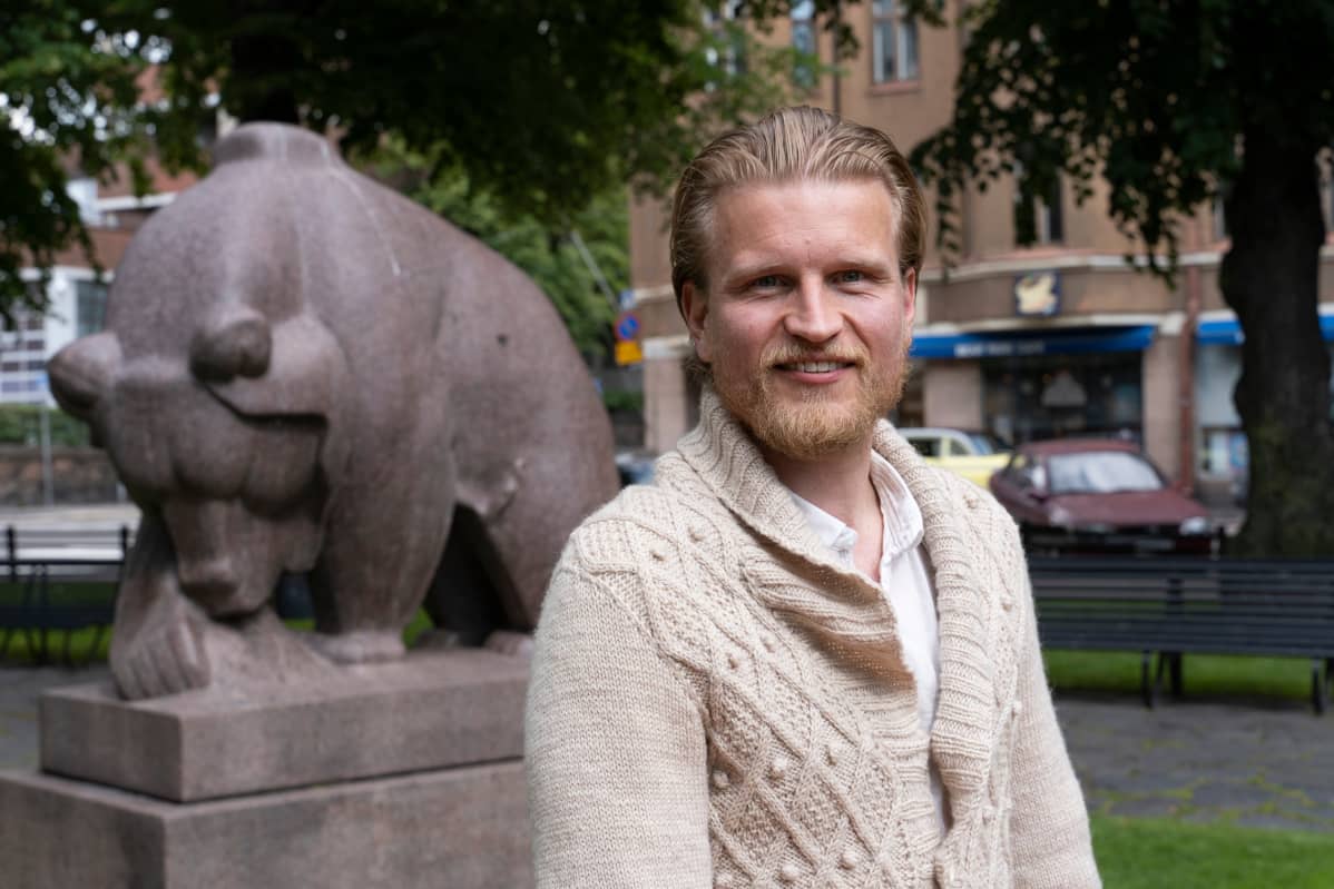 Jari Hanska, tietokirjailija, toimittaja