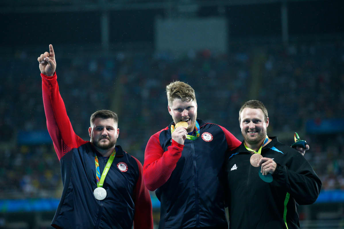 Vuoden 2016 Rio de Janeiron olympiafinaalin jälkeen palkintopallilla seisoi pelkästään pyörähtäjiä. Kultaa työnsi 201-senttinen Ryan Crouser, joka on 15 pidempi kuin hopealle ja pronssille yltäneet Joe Kovacs ja Tom Walsh.