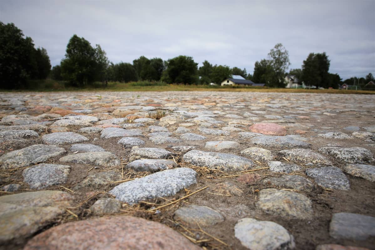Vanhan Vaasan vanhan torin kivetystä